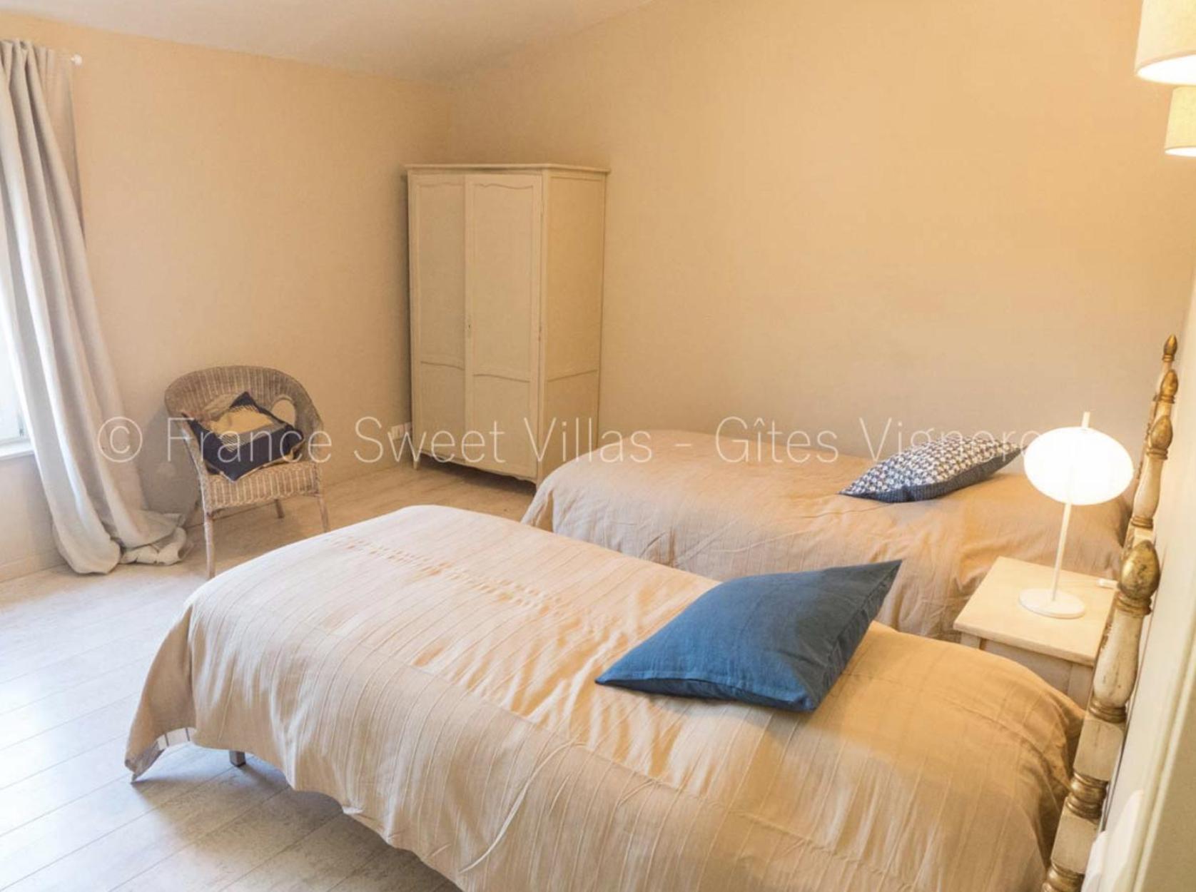 Suite Ou Chambre Privee A La Forge Des Cypres Loupia Ngoại thất bức ảnh